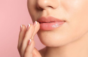 چند راهکار طبیعی و آسان برای از بین بردن پوسته پوسته های اطراف دهان