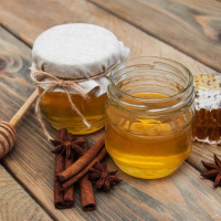 با چند نسخه طبیعی برای خواب رفتن دست و پا آشنا شویم/ ترکیب شگفت انگیز دارچین و عسل را جدی بگیریم