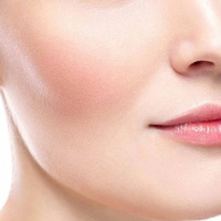 12 راه آسان برای داشتن گونه های برجسته و پر بدون جراحی و تزریق