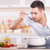 چند راهکار ساده برای رفع تلخی غذا / طعم تلخ خوراکی ها را با شیرینی عسل بپوشانید