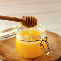 کدام خوراکی ها را در یخچال نگهداری نکنیم ؟ /  بهترین روش نگهداری عسل چیست؟