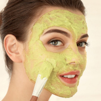 دستور ساخت بهترین ماسک چای سبز و عسل برای جوان سازی پوست صورت و خواص آن