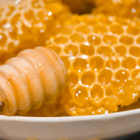از کاربرد موم عسل در گذشته چه می دانید؟