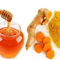 خواص باور نکردنی ترکیب زردچوبه و عسل/ آنتی بیوتیک طبیعی که جایگزین داروهای شیمیایی می شود