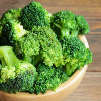 رفع چین و چروک پوست با کمک کلم بروکلی + طرز تهیه  ماسک صورت آبرسان عسلی