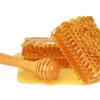 5 کاربرد مهم موم زنبور عسل که باید بدانیم