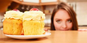 علت میل به شیرینی چیست؟ /  کدام خوراکی ها میل به شیرینی را کم می کند؟